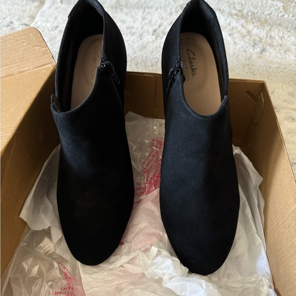 Clark’s Ambyr Hope Suede Booties Size 10 Women’s - Picture 4 of 10